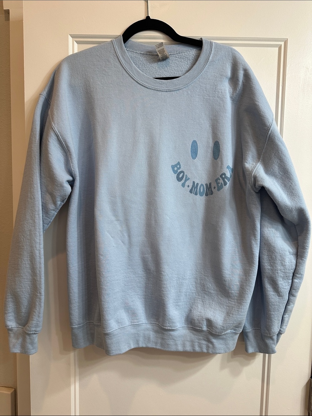 Boy Mom Era sweatshirt Gildan